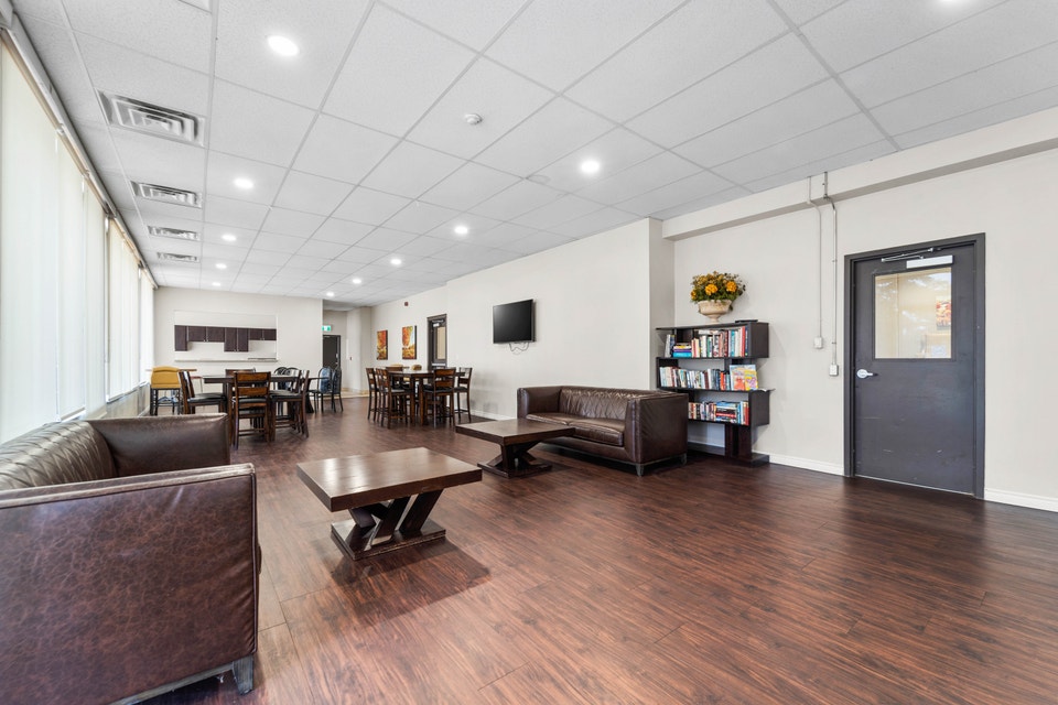 Regency Colonade Apartments - 1 Bedroom, 1 Bath B Apartment for 4