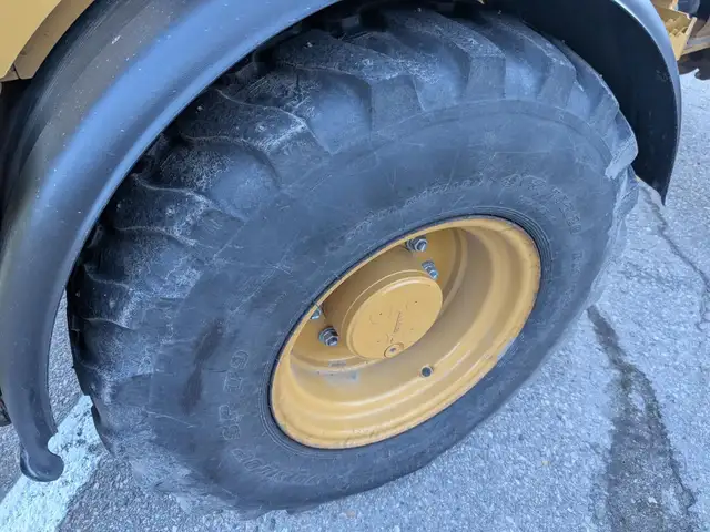 2020 CATERPILLAR 908M in Heavy Equipment in Edmonton - Image 24