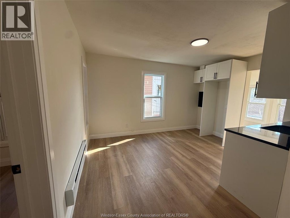 643 PIERRE Unit# 4 Windsor, Ontario 4