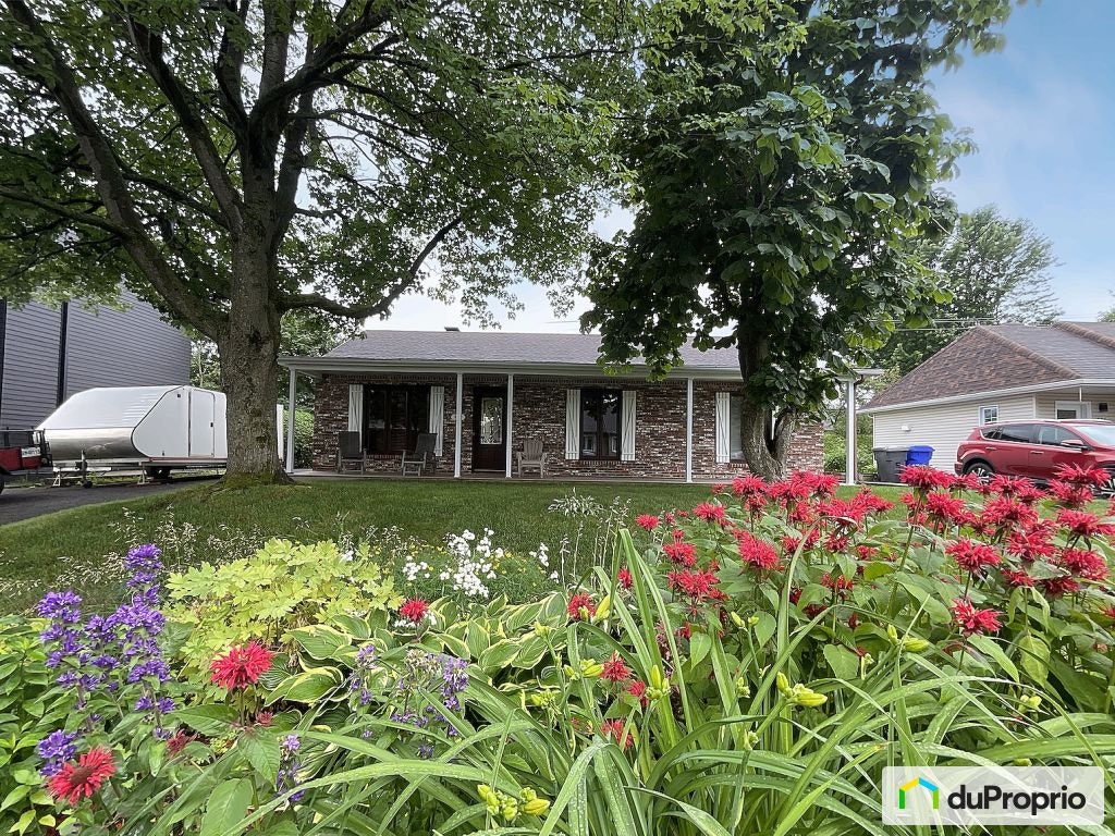 $489,900 - Bungalow for sale in St-Augustin-De-Desmaures — photo 1