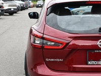 Sunroof, Blind Spot Detection, Aluminum Wheels, Heated Seats, NissanConnect! This Nissan Qashqai is... (image 6)