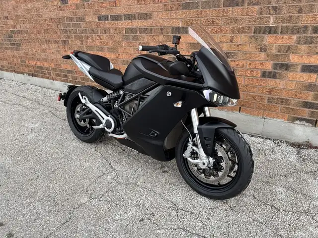 2021 Zero Motorcycles SR/S SRS ZF 14.4 **LIKE NEW** in Street, Cruisers & Choppers in Markham / York Region - Image 5