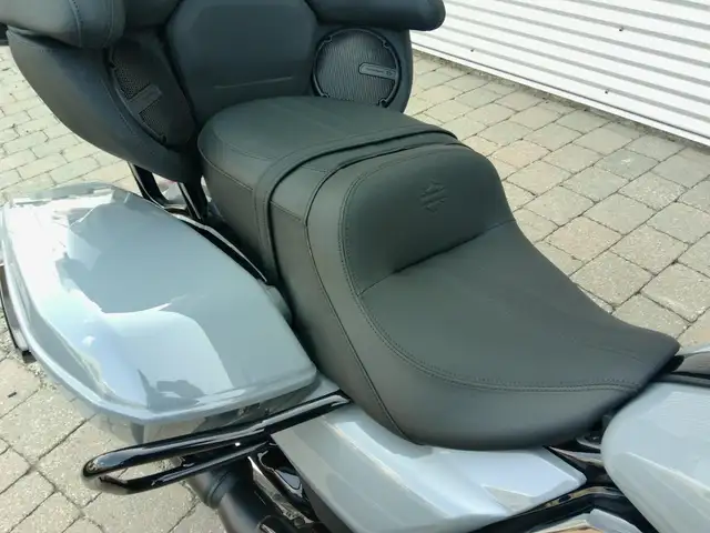 2026 Harley-Davidson Street Glide Limited in Street, Cruisers & Choppers in Oshawa / Durham Region - Image 11