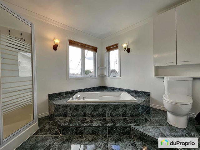$549,000 - 2 Storey for sale in St-Jean-Chrysostome — photo 2