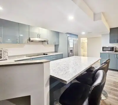826 Maplewood Ave, Unit B, Ottawa, ON**4 Bedroom Apartment/Modern Open Layout/For rent in Ottawa** T...