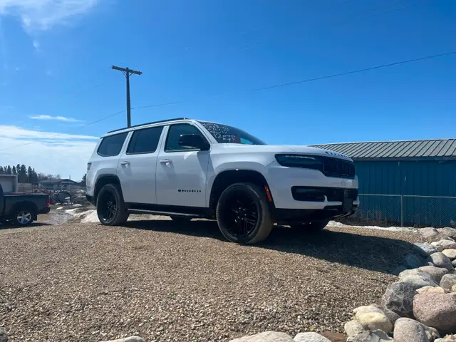 2025 JEEP WAGONEER SERIES 2 CARBIDE, LOADED ONLY 12000 KMS