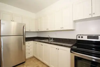 Gorgeous 2 bed, prime midtown Yonge and Davisville