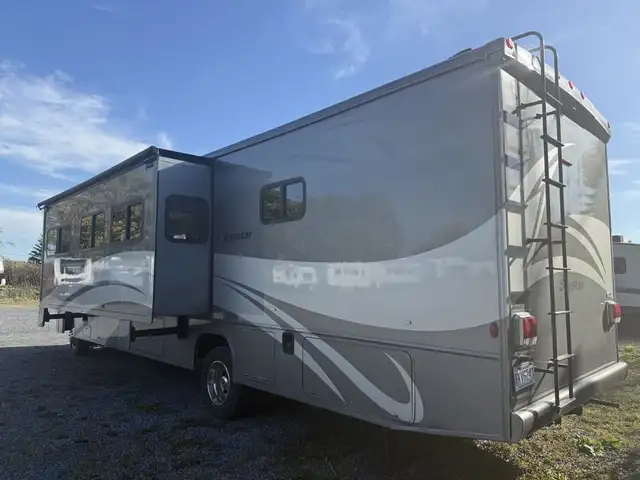 2011 Winnebago Sunstar Itasca 35RF in RVs & Motorhomes in Longueuil / South Shore - Image 4