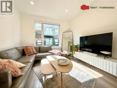 Discover the ultimate in townhouse living with this exquisite furnished property in North Vancouver,...