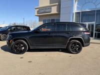 This Jeep Grand Cherokee boasts a Regular Unleaded V-6 3.6 L/220 engine powering this Automatic tran... (image 2)