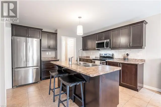 199 EMICK Drive Ancaster, Ontario in Houses for Sale in Hamilton - Image 17