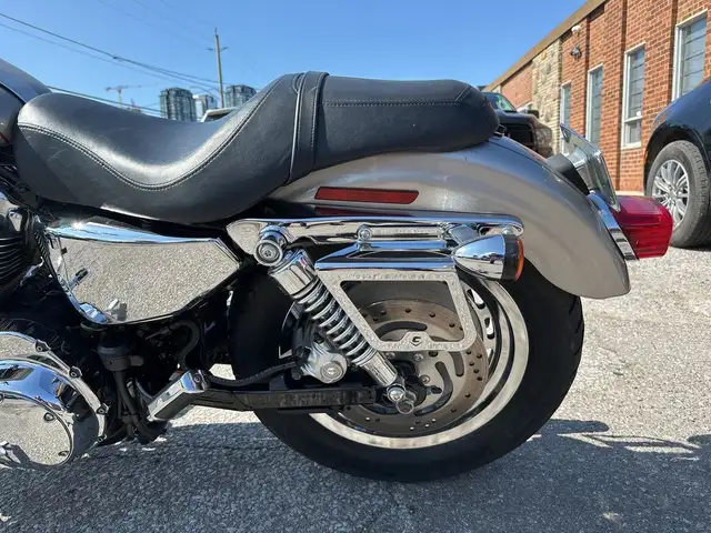 2007 Harley-Davidson Sportster ~ SPORTSTER XL1200 CUSTOM ~ COOL  in Street, Cruisers & Choppers in City of Toronto - Image 17