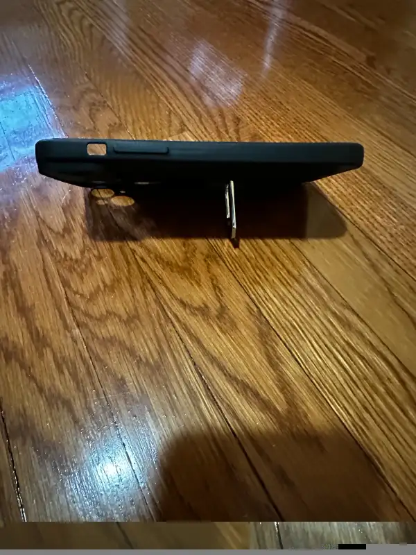 Phone Case With Holder For iPhone in Cell Phone Accessories in Mississauga / Peel Region - Image 6