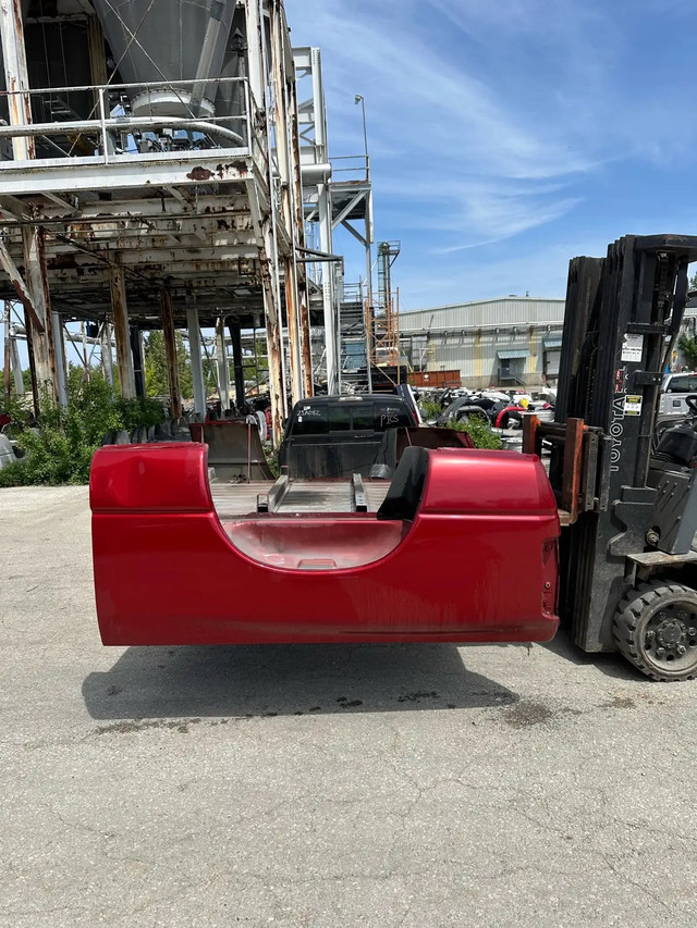 DODGE RAM RUST FREE SOUTHERN TRUCK BED in Auto Body Parts in Barrie