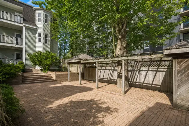 17-083 Spacious, Prime South End! Short walk to downtown Halifax in Long Term Rentals in City of Halifax - Image 15