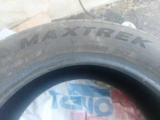 Pneu d'été 225/60 R17 in Tires & Rims in Trois-Rivières - Image 2