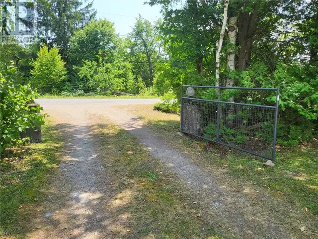404 PERIVALE Road W Manitoulin Island, Ontario in Houses for Sale in Sudbury - Image 4