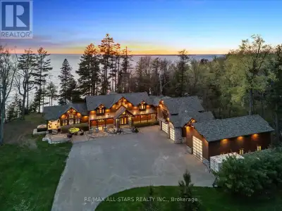 Award-Winning Confederation Luxury Log Home Masterpiece (Living Magazine's 2022 Log Home Of The Year...