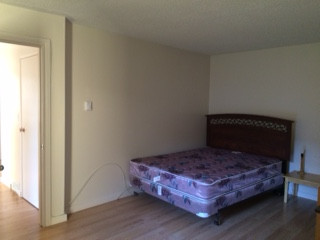 Room Available Across from Lakehead University in Room Rentals & Roommates in Thunder Bay - Image 3
