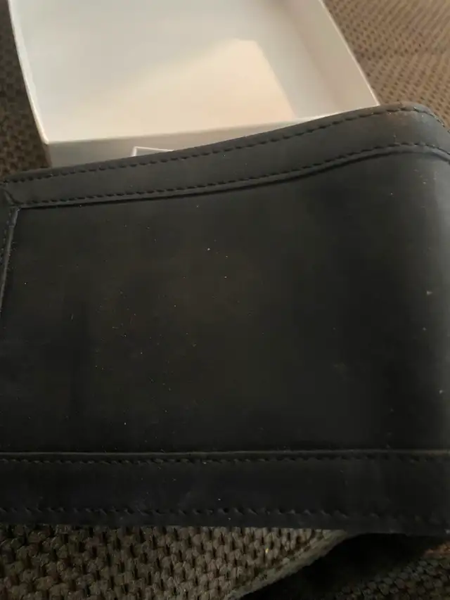 Red Wing men’s wallet in Men's in Edmonton - Image 3