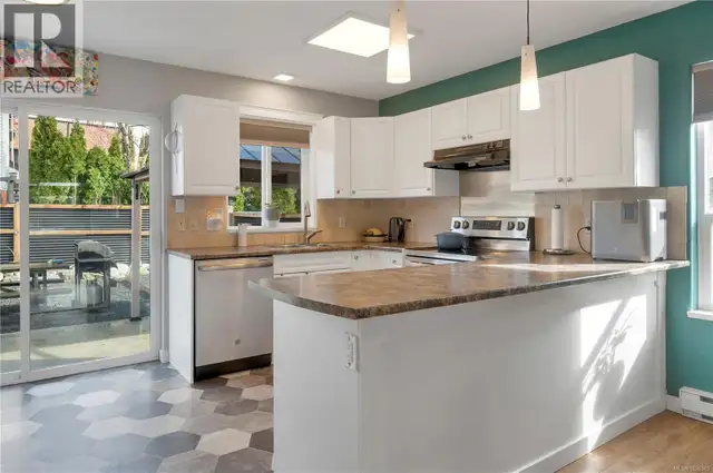 1041 Shellbourne Blvd Campbell River, British Columbia in Houses for Sale in Campbell River - Image 3