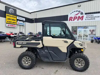 Warranty until December 2026. 2024 Can-Am® Defender Limited HD10 Desert Tan & Timeless Black HEATING...