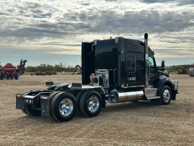 2023 Kenworth T880 in Heavy Trucks in Grande Prairie - Image 4