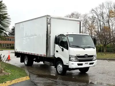 2019 Hino 195 Cube Van with Power Lift Gate Radio AM/FM Air Conditioning / Heat Cup Holders Power Wi...