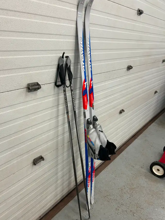 New condition Atomic T6 classic cross country ski.Ski size 175 in Ski in Winnipeg - Image 4