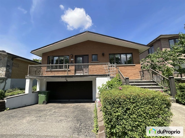 $849,000 - Bungalow for sale in Ahuntsic / Cartierville — photo 1