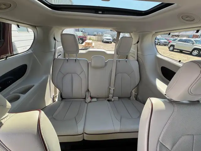 2017 Chrysler Pacifica Limited 7 Passenger | Command Start | Pow5619998410362163222