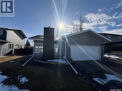 This well-kept 3-bedroom, 3-bathroom bungalow is located in a great family-friendly neighborhood clo...