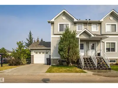 BACK to Market due to BUYER Failed to MORTGAGE.Welcome to this fantastic CORNER UNIT Townhouse locat...