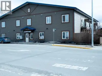Downtown Convenience! 2-Bedroom, single-Bathroom, centrally located condominium in downtown Whitehor...