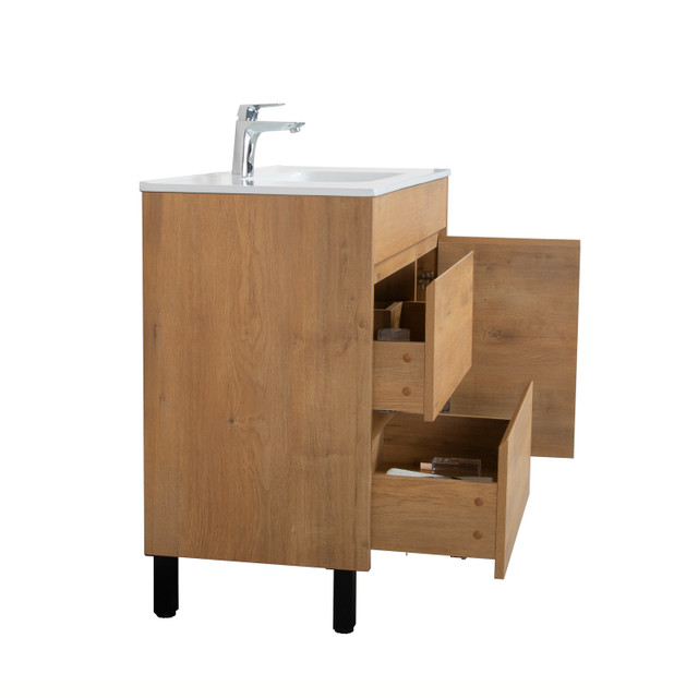 40" Wood Texture Freestanding Bathroom Vanity w/ Ceramic Top dans Armoires et revêtements de comptoir  à Ouest de l’Île - Image 4