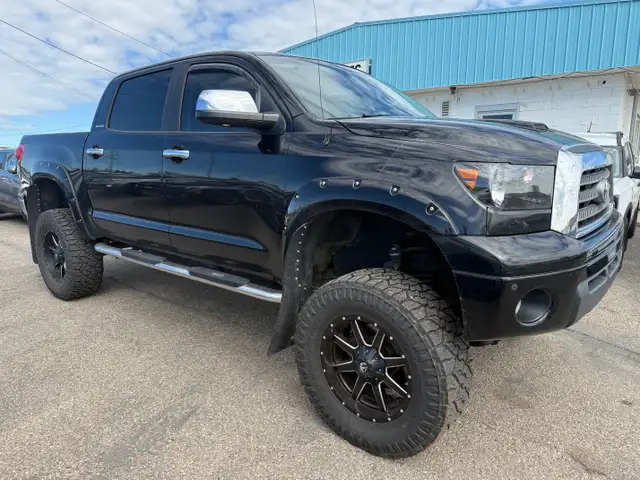 2007 Toyota Tundra Crewmax Limited LIFTED! in Cars & Trucks in Lethbridge - Image 2