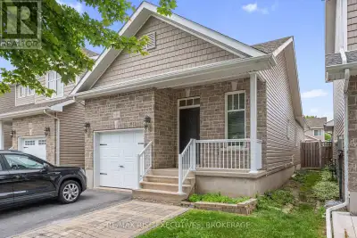 Versatile Home with Income-Generating Suite: This well-maintained detached home offers the perfect b...