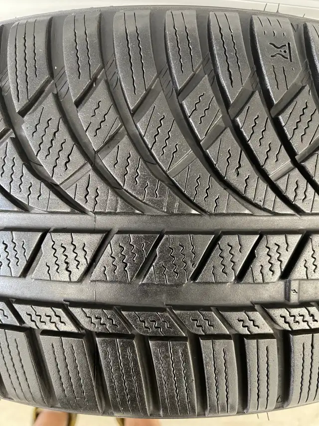 Pair2️⃣:  235/45R18 98V XL  Kumho WinterCraft WP72. in Tires & Rims in Mississauga / Peel Region - Image 9