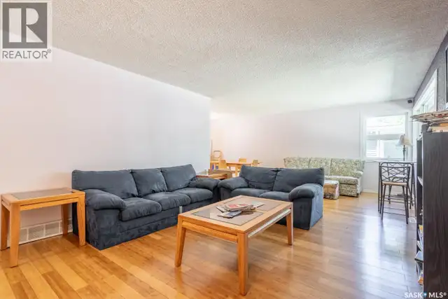 60 Dunning CRESCENT Regina, Saskatchewan in Houses for Sale in Regina - Image 4