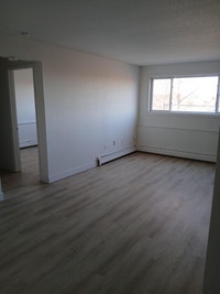 3 Fernhill Road Conveniently located on Fernhill Drive, just off Windmill Road in Dartmouth, these a... (image 2)