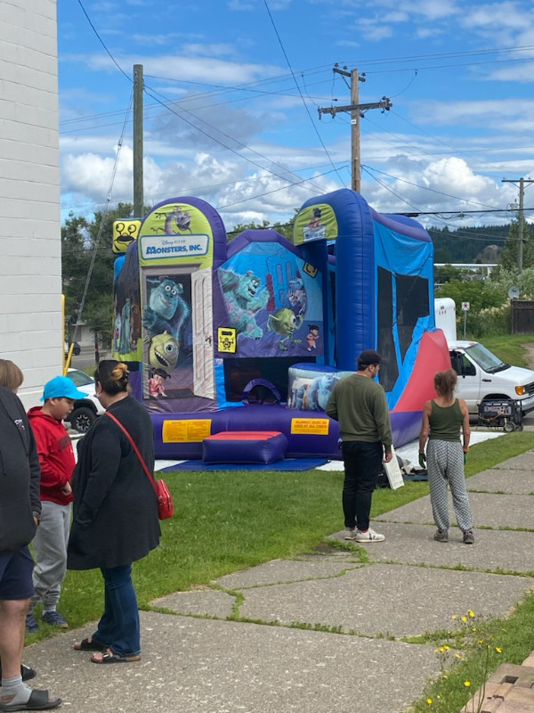 Inflatable Bouncers and Arcade Games in Toys & Games in 100 Mile House - Image 2