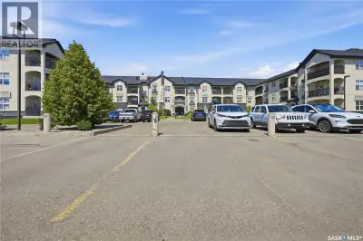 Wowee!! Another premium unit 2 Bedroom unit in the Ever popular Villagio! Affordable and Luxurious l...