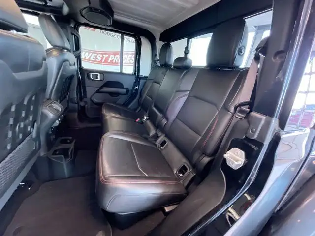 2021 Jeep Gladiator Rubicon | 4x4 | Remote start | Leather in Cars & Trucks in Prince George - Image 46