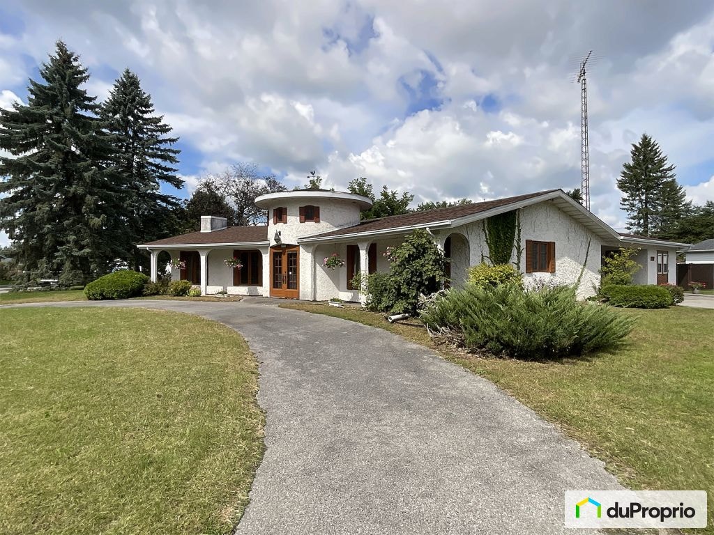 $413,000 - Bungalow for sale in Nicolet — photo 2