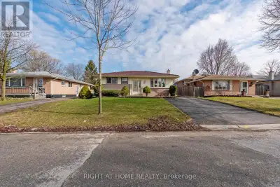 This move-in-ready home features three spacious bedrooms, a modern 4-piece bathroom, and a bright, o...