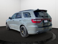 This Dodge Durango has a powerful ESG 6.4L SRT(R) HEMI(R) V8 w/ FuelSaver MDS engine powering this A... (image 3)
