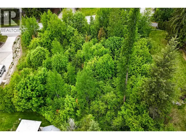28 EVERGREEN Avenue Fruitvale, British Columbia in Land for Sale in Nelson - Image 12