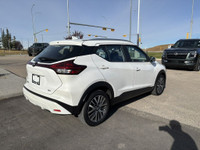 2022 NISSAN KICKS SV - FRONT WHEEL DRIVE - ONE OWNER - NO ACCIDENTS FEATURES INCLUDE - - Cloth Inter... (image 4)