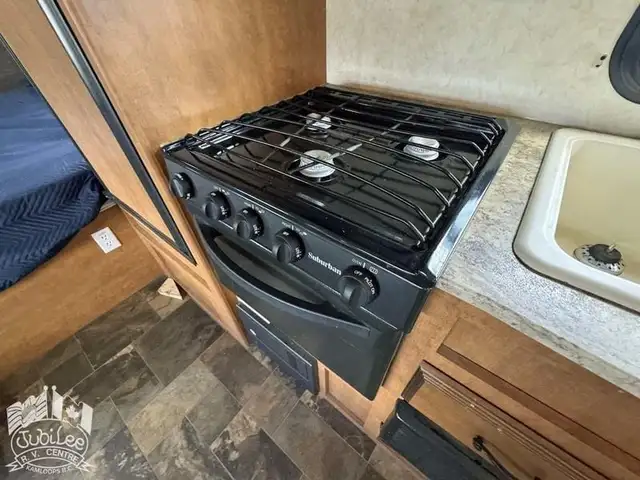 2013 ,Apex,Coachmen RV 189FBS in Travel Trailers & Campers in Kamloops - Image 13
