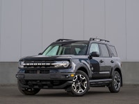 CARGET AUTOMOTIVE is thrilled to offer this 2024 Ford Bronco Outer Banks, a stylish off-road SUV tha... (image 1)